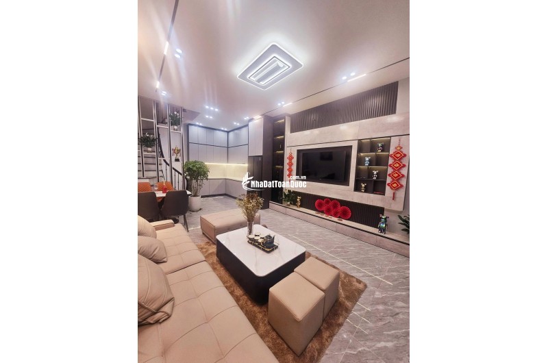 Bán nhà Nguyễn Đức Cảnh , Hoàng Mai , 42m2 4T giá chỉ 8,1 Tỷ